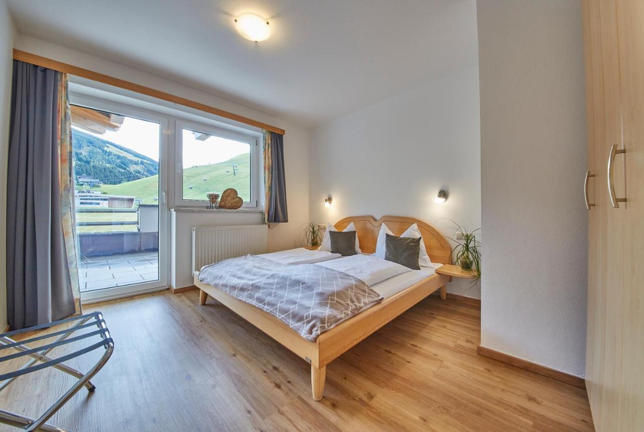 Am Zwoelferkogel Appartements ザールバッハ・ヒンターグレム エクステリア 写真